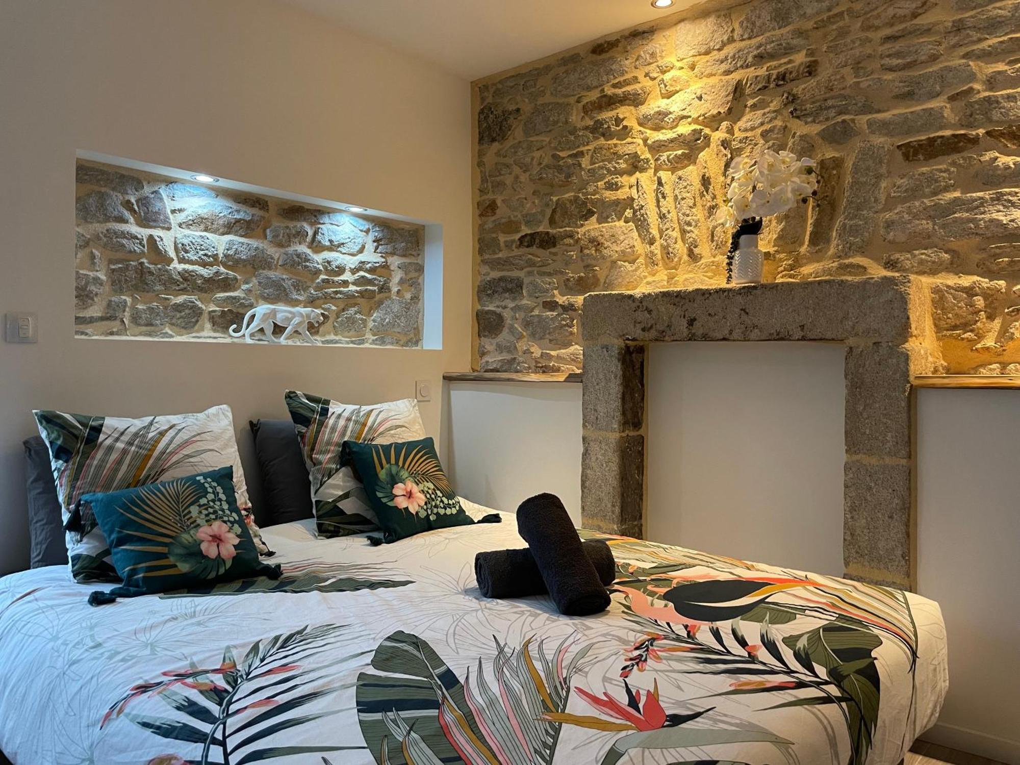 Le Calloch 2D - Studio 4 Etoiles - Quartier Gare - Wifi - Netflix Quimper Luaran gambar